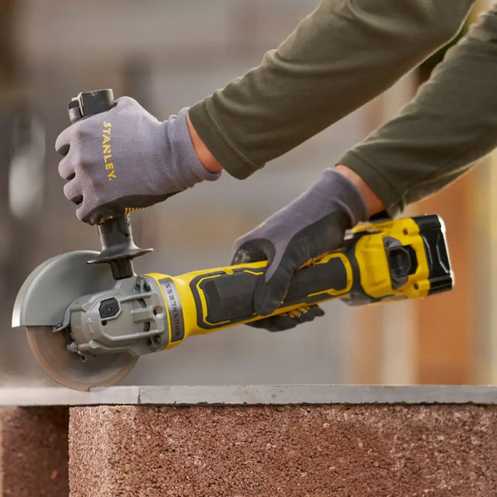 АКУМУЛАТОРЕН БЕЗЧЕТКОВ ЪГЛОШЛАЙФ STANLEY SFMCG700B-XJ 18 V