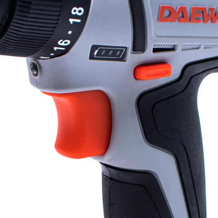 АКУМУЛАТОРНА БОРМАШИНА DAEWOO 18V