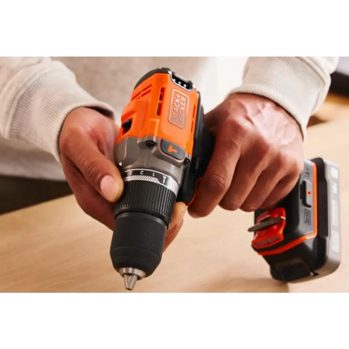 АКУМУЛАТОРНА БОРМАШИНА 18V POWERCONNECT