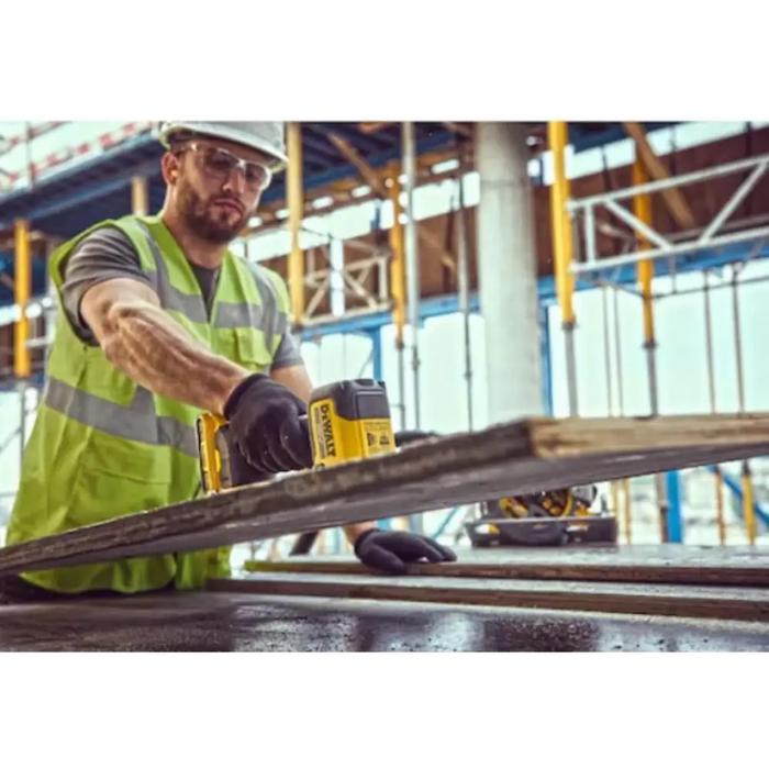 АКУМУЛАТОРНА ВЕНДУЗА 18V DeWALT