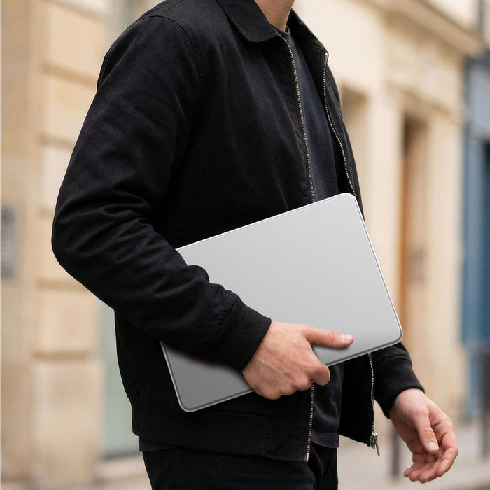 AmazingThing Titan Hardshell калъф за MacBook Neo 13" - прозрачен