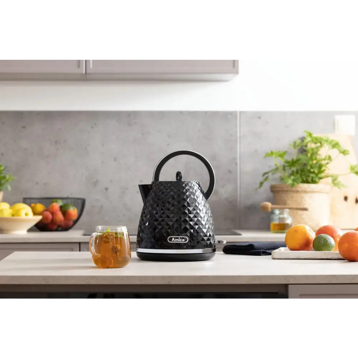 Amica KF 3030 1.7 л 2200 W електрическа кана Черна