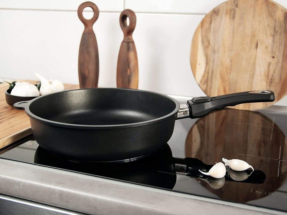 Дълбок тиган с мобилна дръжка AMT - Gastroguss, 20 cm, черен