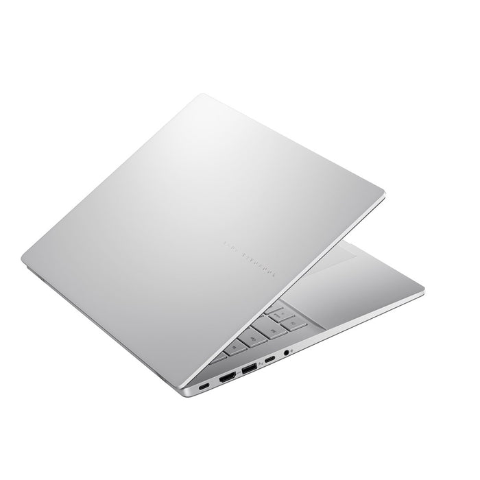 ASUS Vivobook S14 M3407GA-SF013W Ryzen AI 7 445 14.0" WUXGA 60Hz 300 нита 16GB DDR5 512GB SSD Radeon Graphics FHD уеб камера 70Wh батерия Windows 11 Алуминий Cool Silver