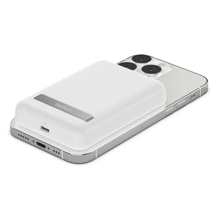 Belkin BoostCharge 5000 mAh Безжично зареждане Бял