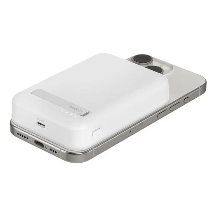 Belkin BoostCharge Pro Безжично зареждане Бяло