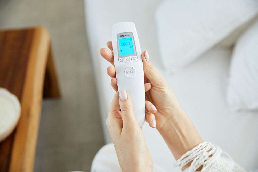 Beurer FT 90 non-contact thermometer, Measurement of body, ambient and surface temperature, Displays measurements in °C and °F, Measuring distance 2/3 cm, 60 memory spaces,  XL display,Low battery indicator, Date and time