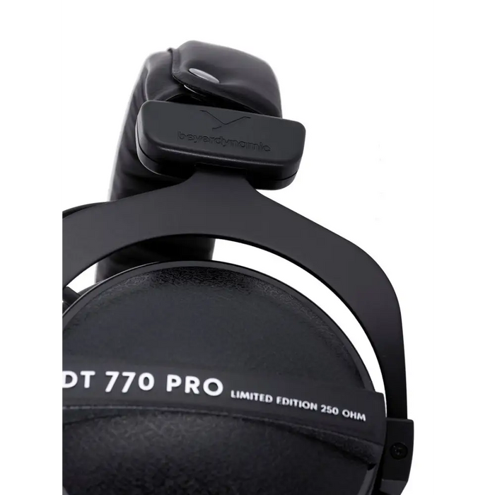 Beyerdynamic DT 770 PRO 250 OHM Black Limited Edition