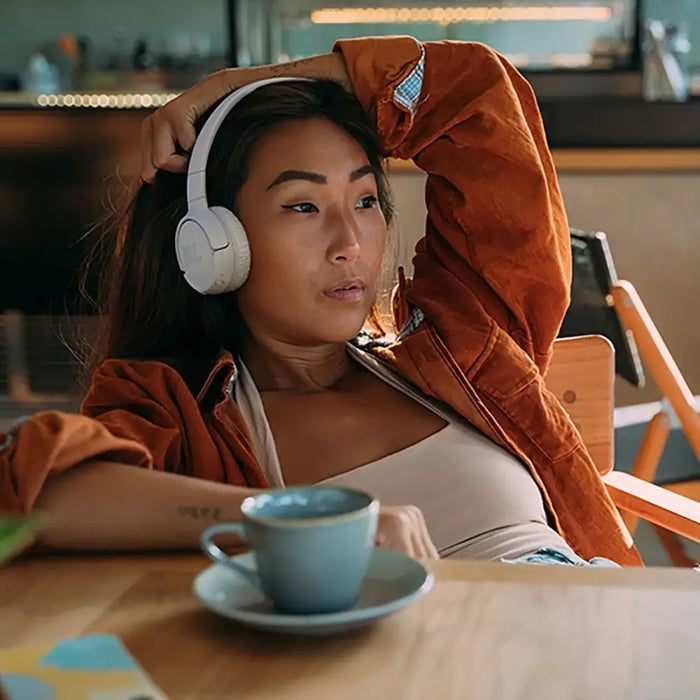 Безжични слушалки JBL Tune 520BT Bluetooth 5.3 бели