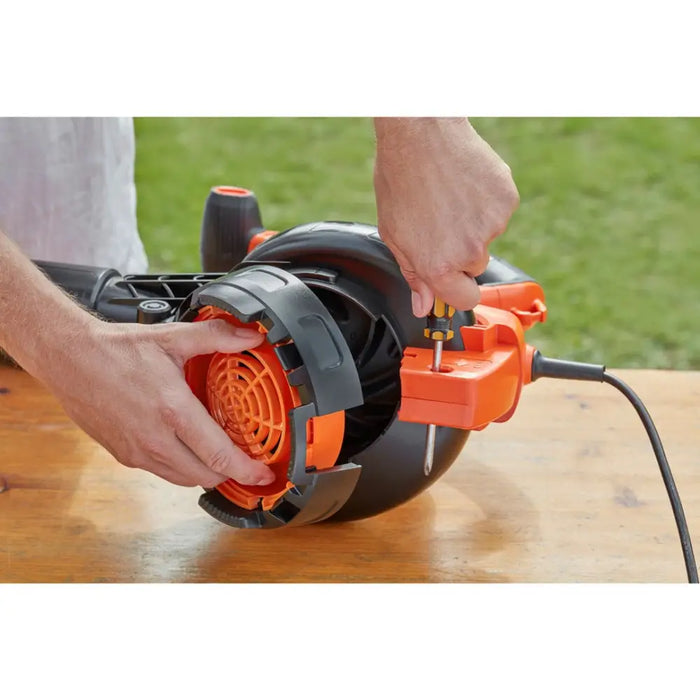 Black & Decker BEBLV301-QS духалка за листа 3000 W