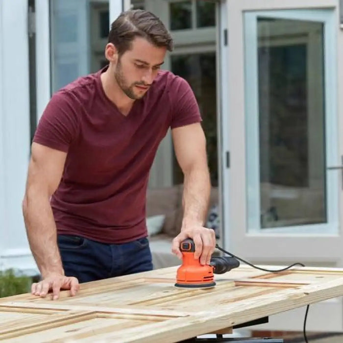 Black & Decker BEW210 Орбитален шлайф 14000 RPM Черен