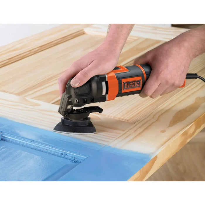 Black & Decker MT300KA-QS oscillating multi-tool Black