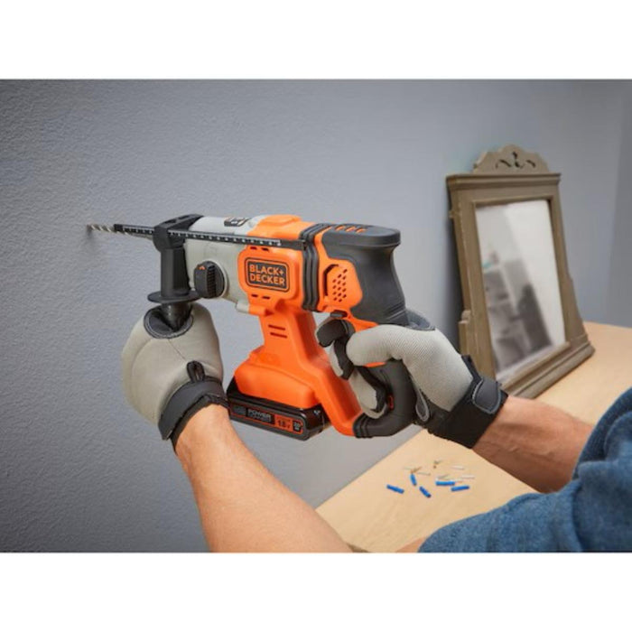 АКУМУЛАТОРЕН ПЕРФОРАТОР 18V BLACK&DECKER