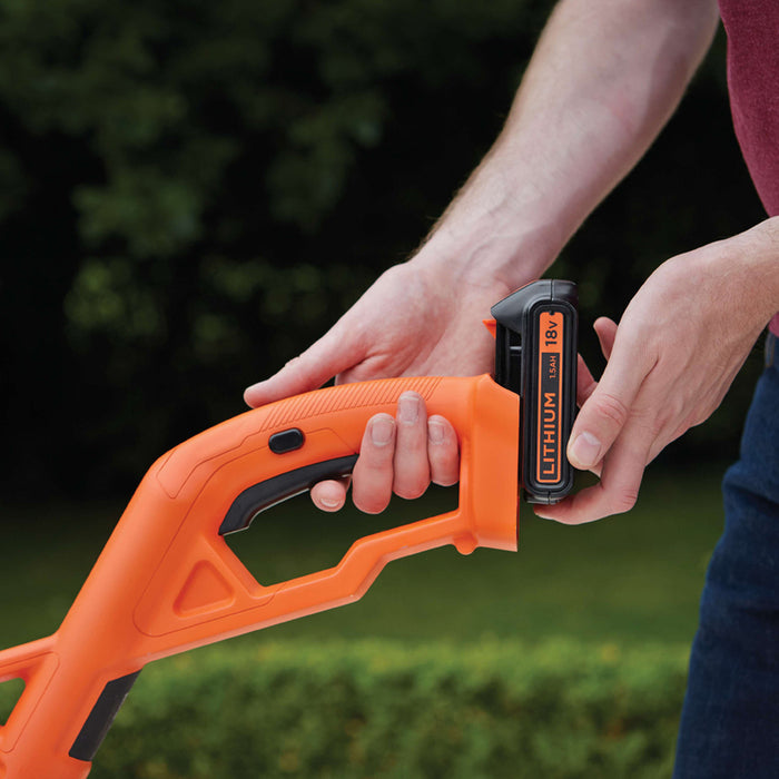 АКУМУЛАТОРЕН ТРИМЕР BLACK&DECKER ST182320-QW 18 V, БРОЙ БАТЕРИИ 1, 2.00 Ah, ШИРИНА НА КОСЕНЕ 25.00 см