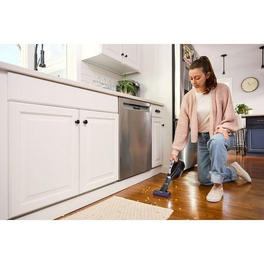 Ръчна прахосмукачка Black & Decker DVD320BP без торба