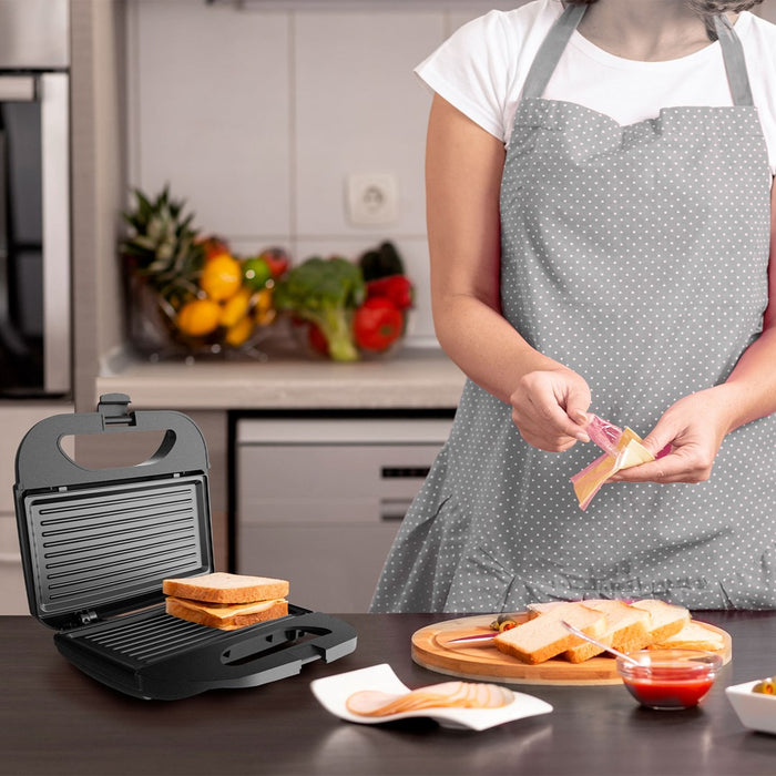 Тостер за сандвичи Black+Decker BXSA752E