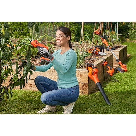 Акумулаторна градинска ножица Black & Decker 18V/2.0Ah BCPP18D1