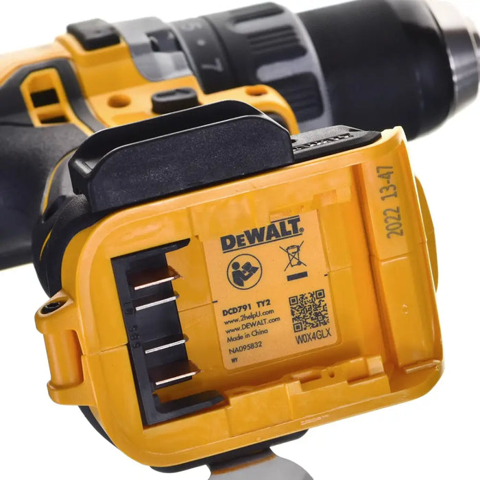 Бормашина DeWALT DCD791P2 Black,Yellow 1.7 кг