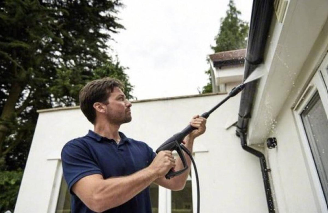 ВОДОСТРУЙКА BOSCH UNIVERSAL AQUATAK 125