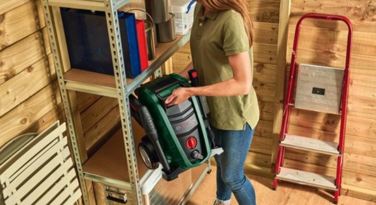 ВОДОСТРУЙКА BOSCH UNIVERSAL AQUATAK 125