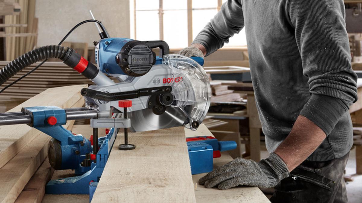 НАСТОЛЕН ЦИРКУЛЯР BOSCH GCM 254 D