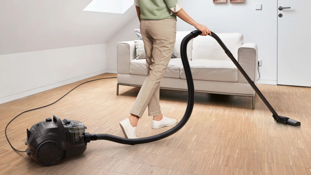 Bosch BGC21X300, SER4 Bagless vacuum cleaner, 550 W, 2.0 L, 76 dB(A), Black