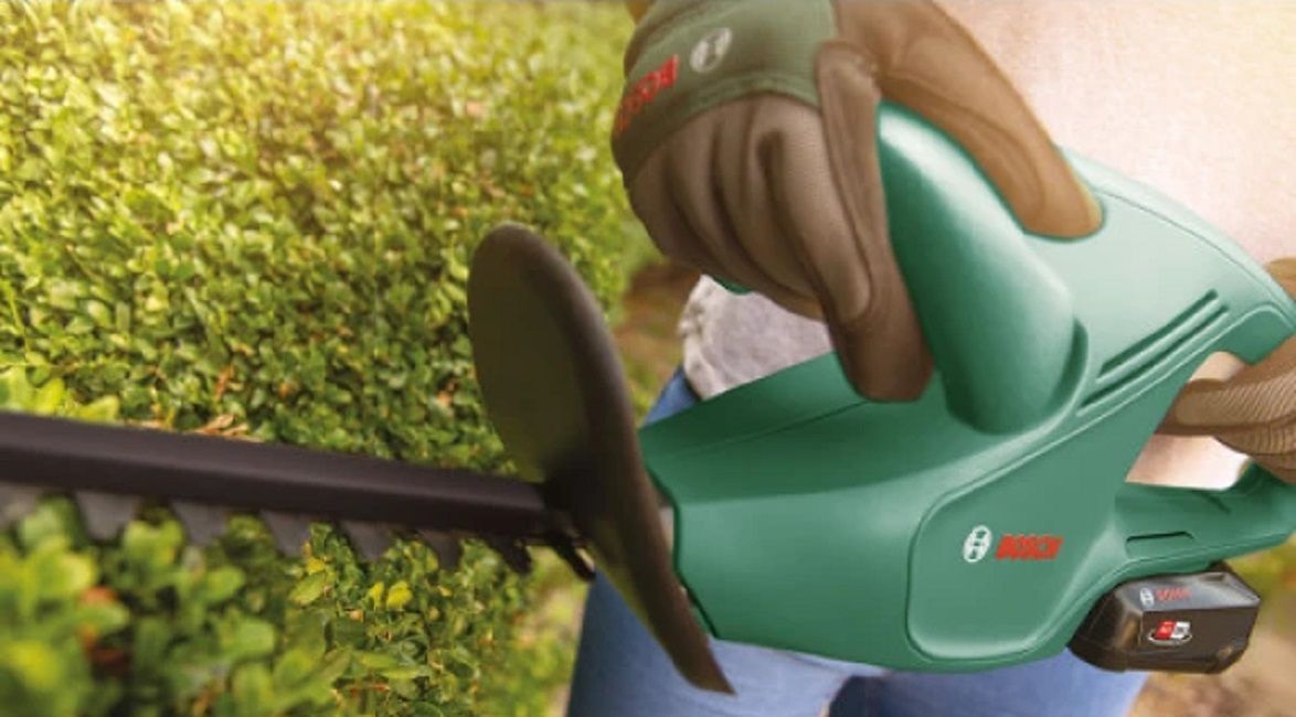 Акумулаторен храсторез Bosch - EasyHedgeCut, 18V-45, 2 Ah, 124 min, 2400 spm