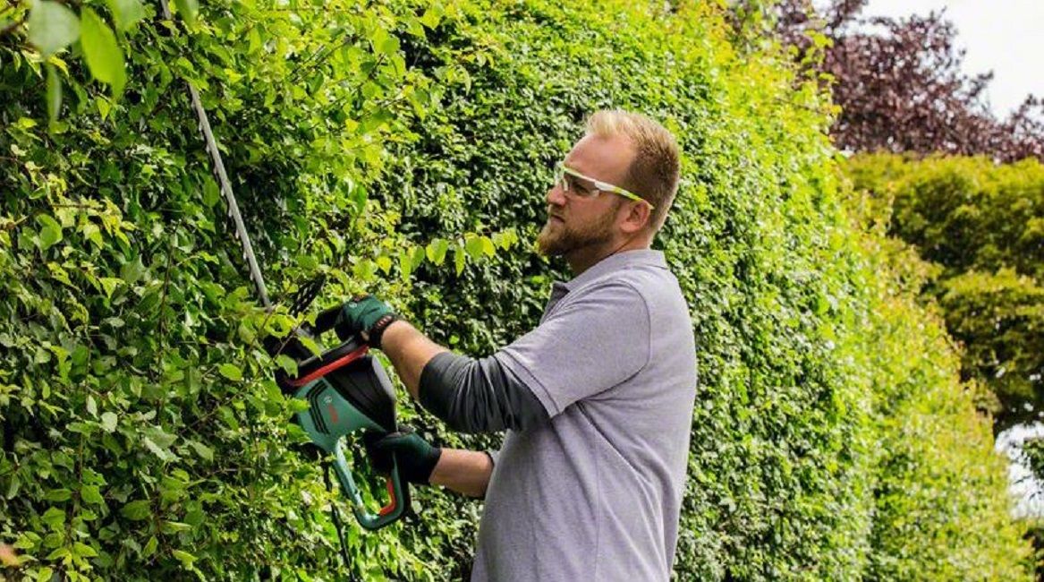 Храсторез Bosch - UniversalHedgeCut 60, 230V, 480W, 60 cm