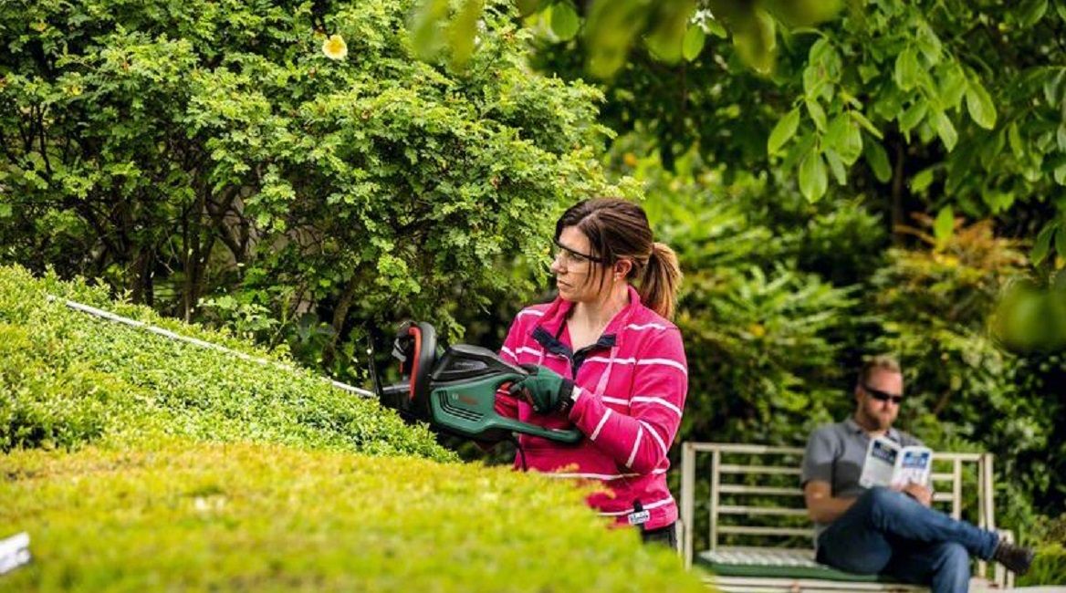 Храсторез Bosch - UniversalHedgeCut 60, 230V, 480W, 60 cm