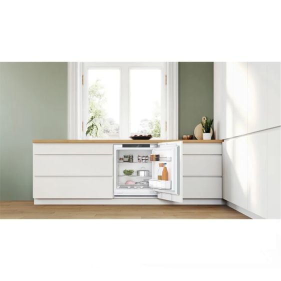 Хладилник за вграждане под плот BOSCH KUR21VFE0, 134 л, flat hinge