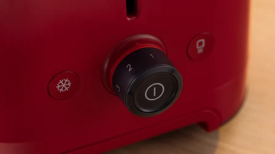 Bosch TAT3M124, Компактен тостер MyMoment, 950 W, Автоматично изключване, Настройка за размразяване и повторно затопляне, Подвижна и сгъваема приставка за хлебчета, Високо повдигане, Наситено червено