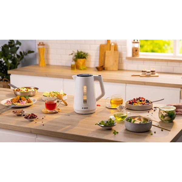 Bosch TWK1M121, Пластмасова кана MyMoment, 2400 W, 1,7 л, Индикатор за чаши, Филтър за котлен камък, Тройна функция за безопасност, Бял