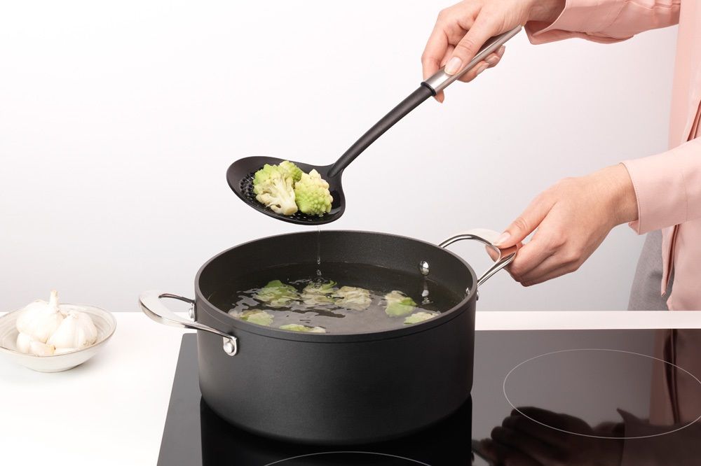 Лъжица решетъчна Brabantia - Profile New Non-Stick, сива