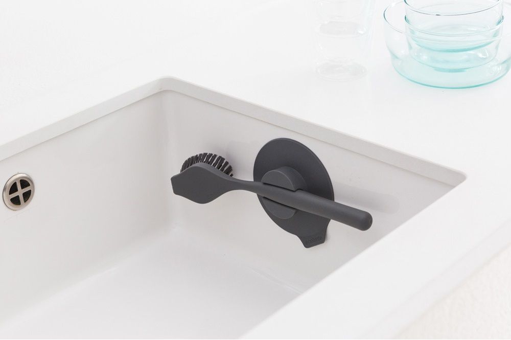 Четка за съдове с вакуумна закачалка Brabantia - SinkSide Dark Grey, сива