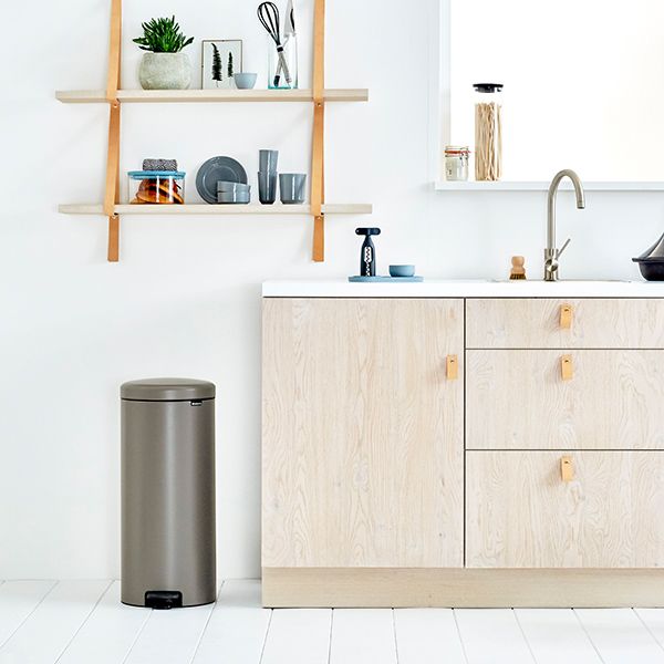 Кош за отпадъци Brabantia - NewIcon, 30 l, Platinum