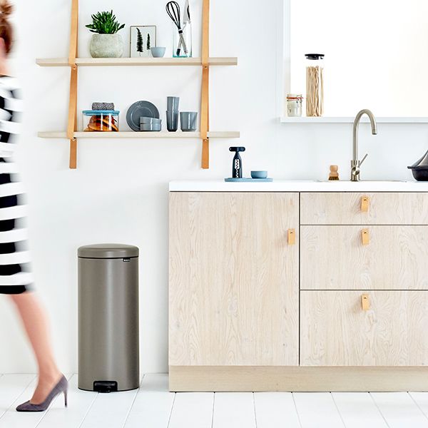 Кош за отпадъци Brabantia - NewIcon, 30 l, Platinum