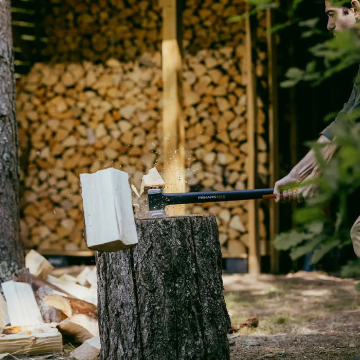 БРАДВА ЗА ЦЕПЕНЕ НА ДЪРВА FISKARS X28