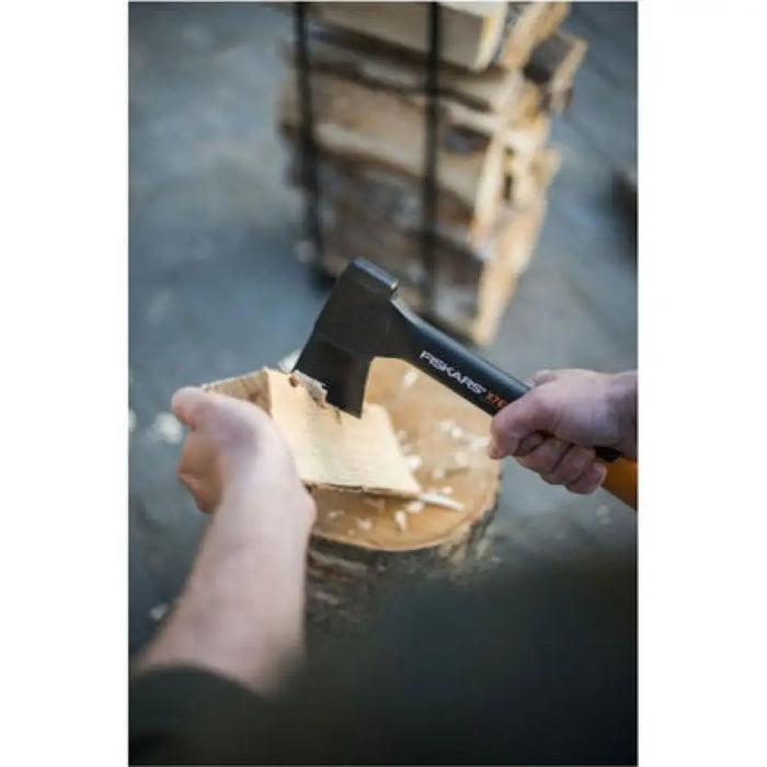 БРАДВА ЗА КЪМПИНГ И ТУРИЗЪМ FISKARS X7