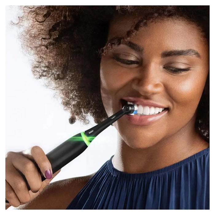 Oral-B i Series 5 Вибрираща четка за зъби за възрастни, черна