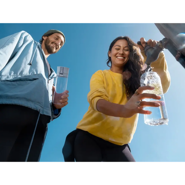 Brita Vital синя филтърна бутилка с 2 диска