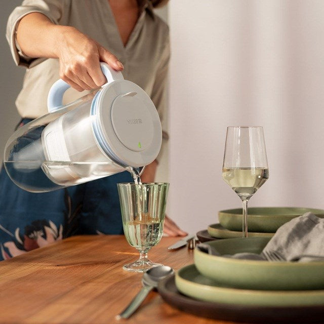 Филтърна кана Brita Glass+ с 2 картриджа MaxtraPro PP (синя; 2,5 л)