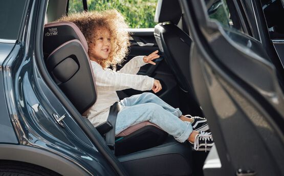 Стол за кола Britax Romer - Kidfix Pro M, IsoFix, i-Size, 100-150 cm, Space Black