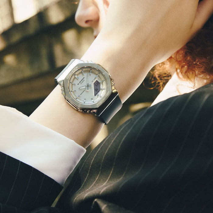 Дамски часовник Casio G-Shock - GM-S2110-1A7ER