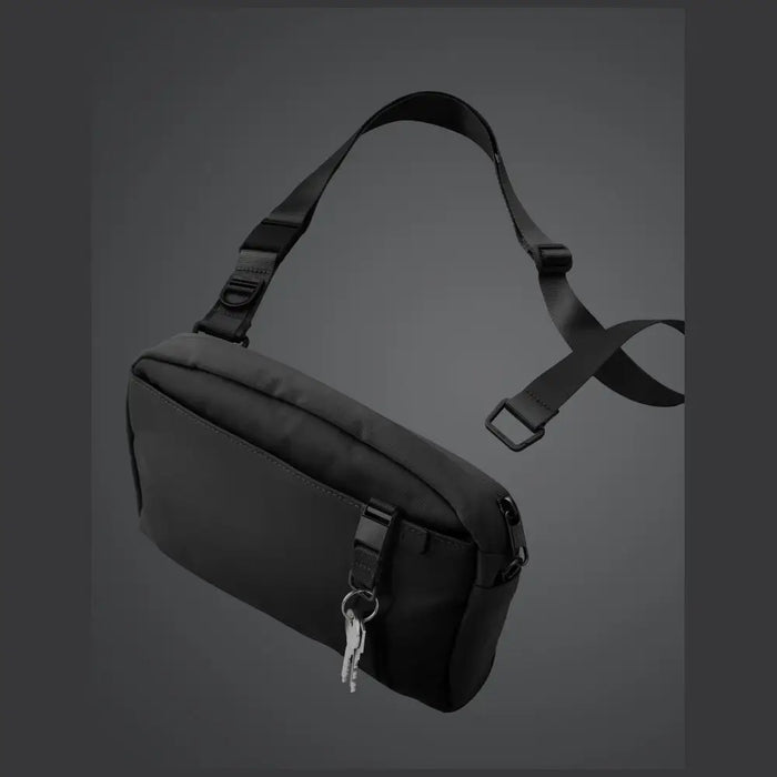 Чанта Uniq Arden Sling 2L - черна