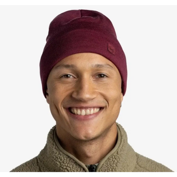 Червена шапка от мериносова вълна Buff Midweight