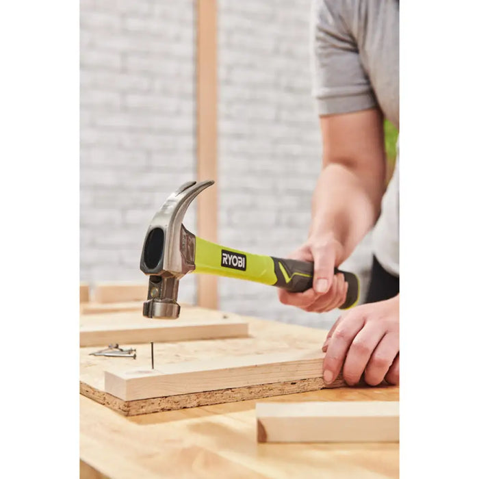 ЧУК С ДРЪЖКА ОТ ФИБРОСТЪКЛО 450 ГРАМА RYOBI