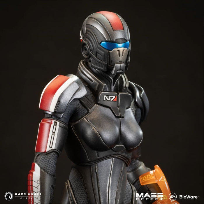 Статуетка Dark Horse Games: Mass Effect - Commander Jane Shepard, 23 cm