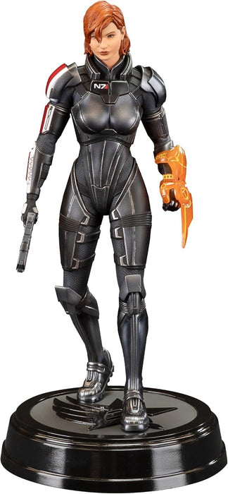 Статуетка Dark Horse Games: Mass Effect - Commander Jane Shepard, 23 cm