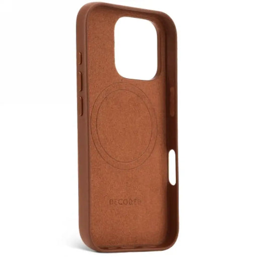 Decoded Leather Backcover калъф с MagSafe за iPhone 16 Pro