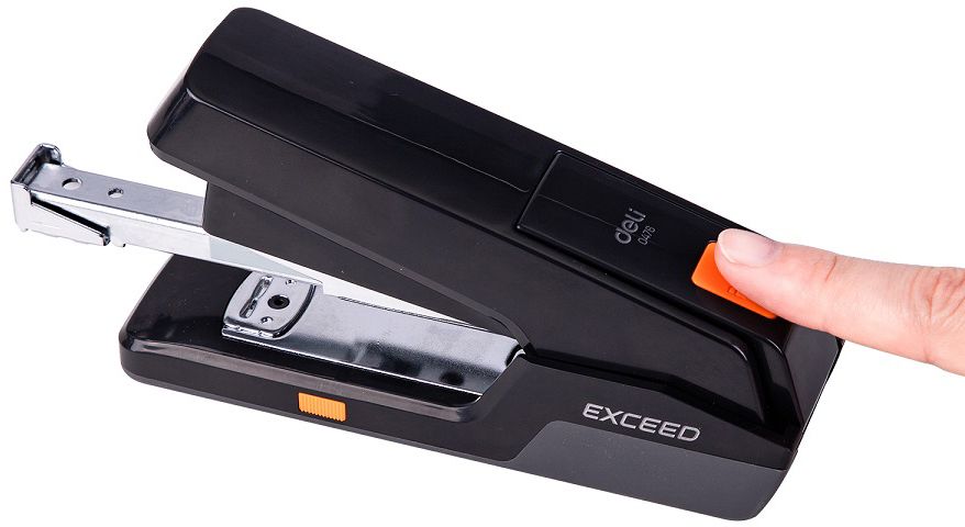 Телбод Deli Exceed - E0476, 24/6, 26/6, до 25 листа, черен